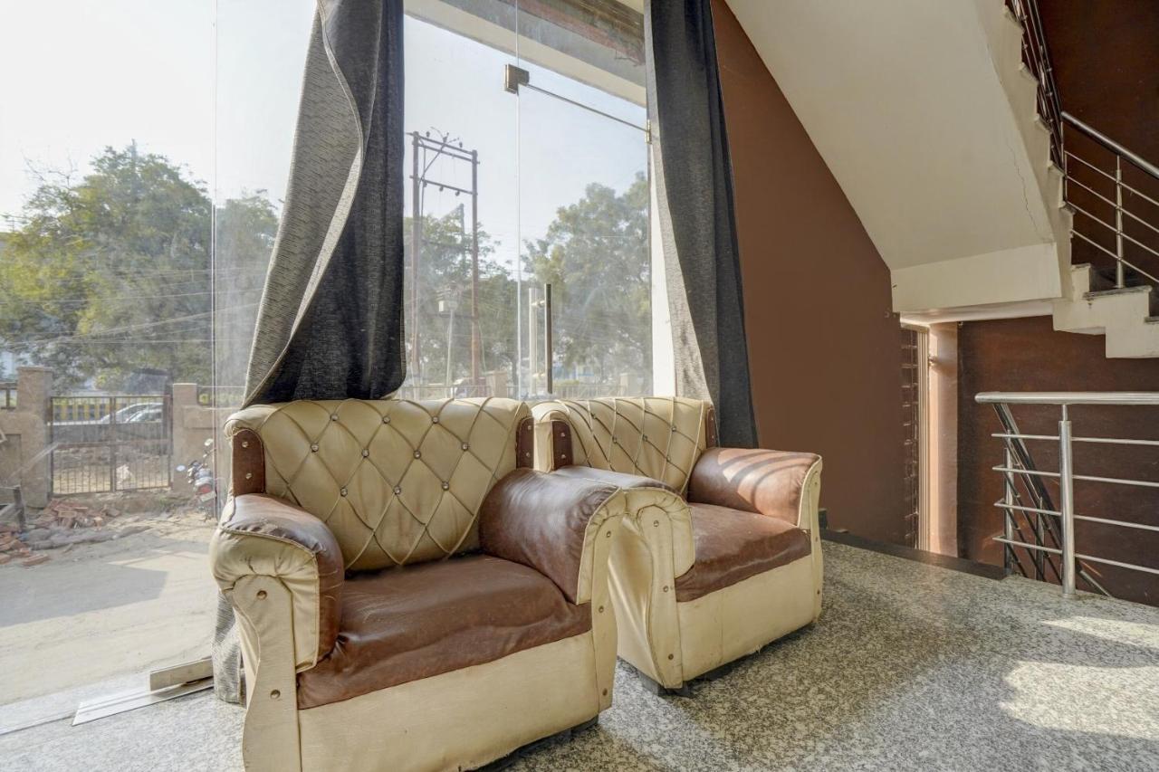 Oyo 78981 The Diamond Nest Нойда Екстер'єр фото