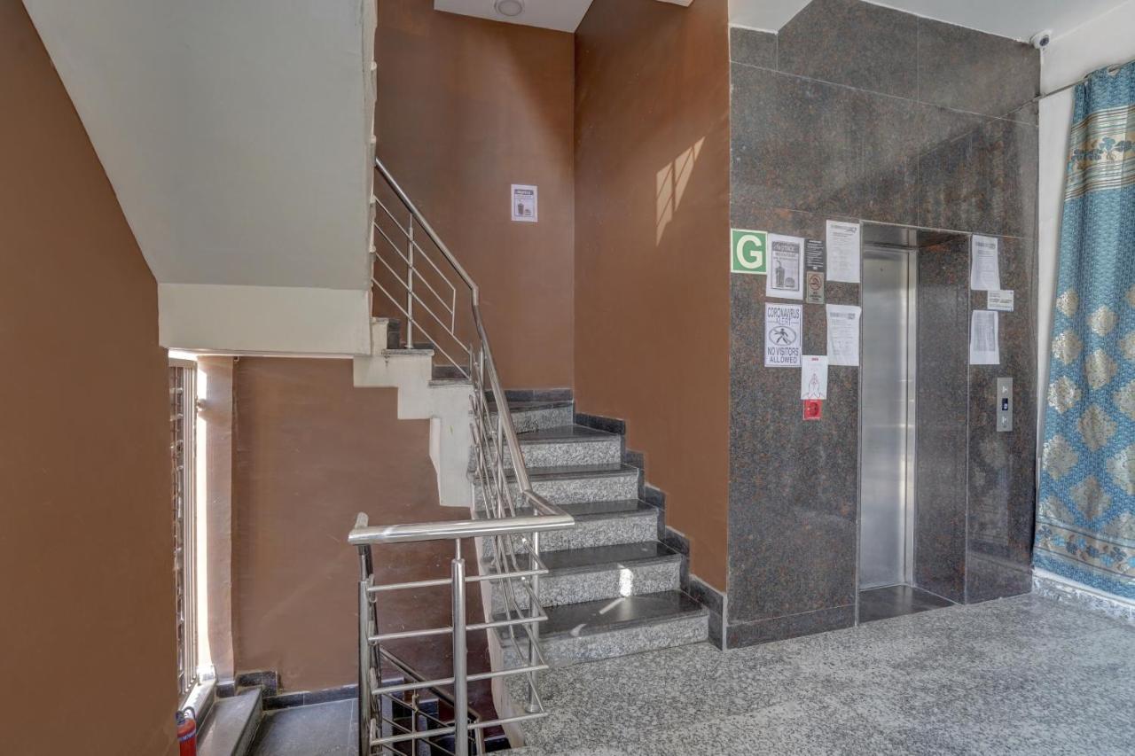 Oyo 78981 The Diamond Nest Нойда Екстер'єр фото